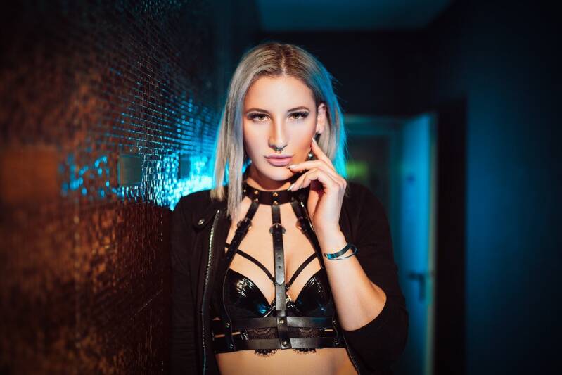 Anja Black, @anjablack_artist, @anjablack, @tjingwan, High Class Escort Düsseldorf, High Class Escort Deutschland, High Class Escort Weltweit, Domina, Domina Düsseldorf, Domina Deutschland, Domina Frankfurt, Domina München, Domina Leipzig, Pornstar
