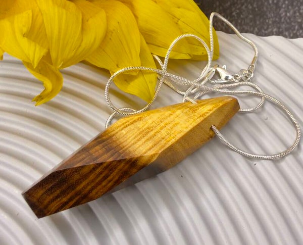 Timber gemstone pendant - Ringed Gidgee