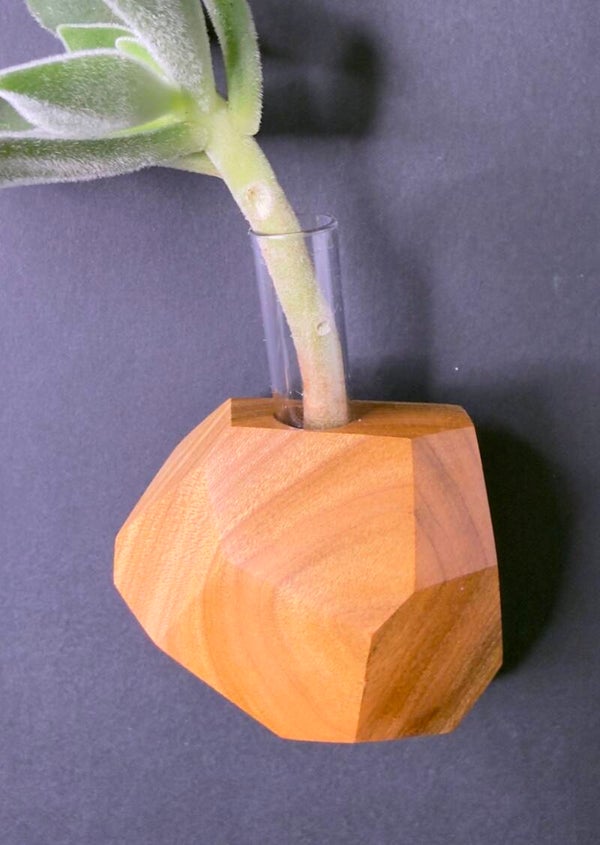 Magnet Vase