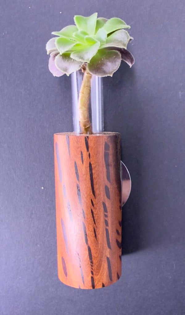 Magnet Vase