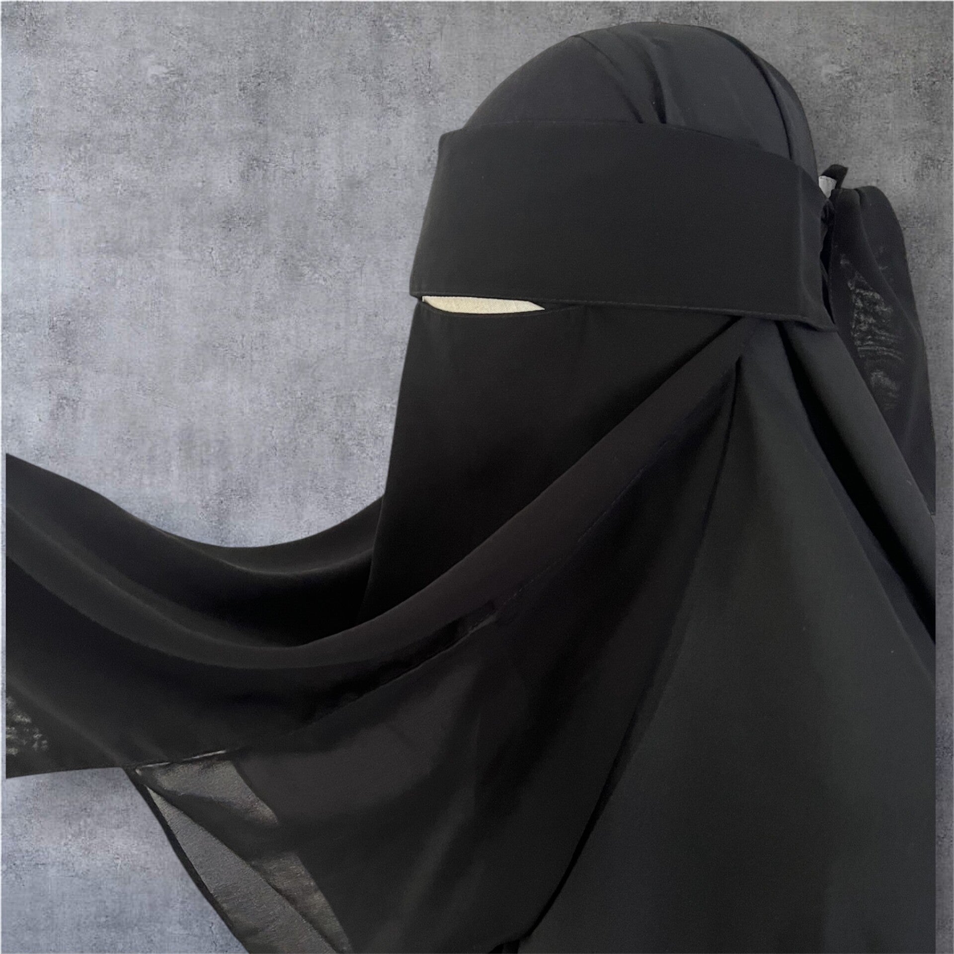 Eating Niqab