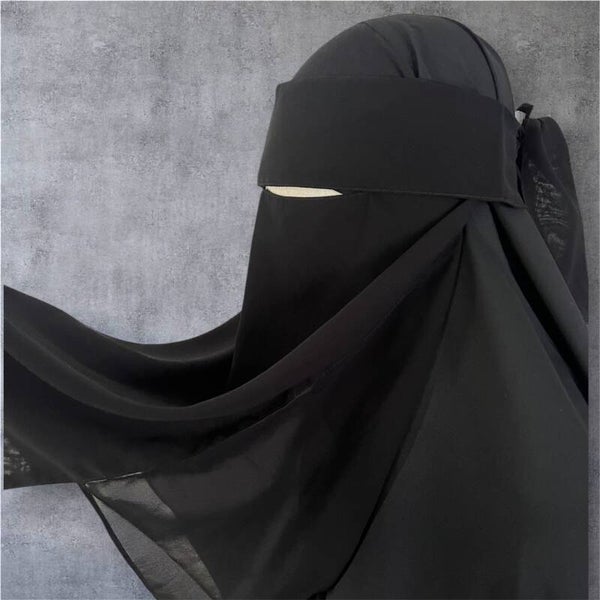 Eating Niqab