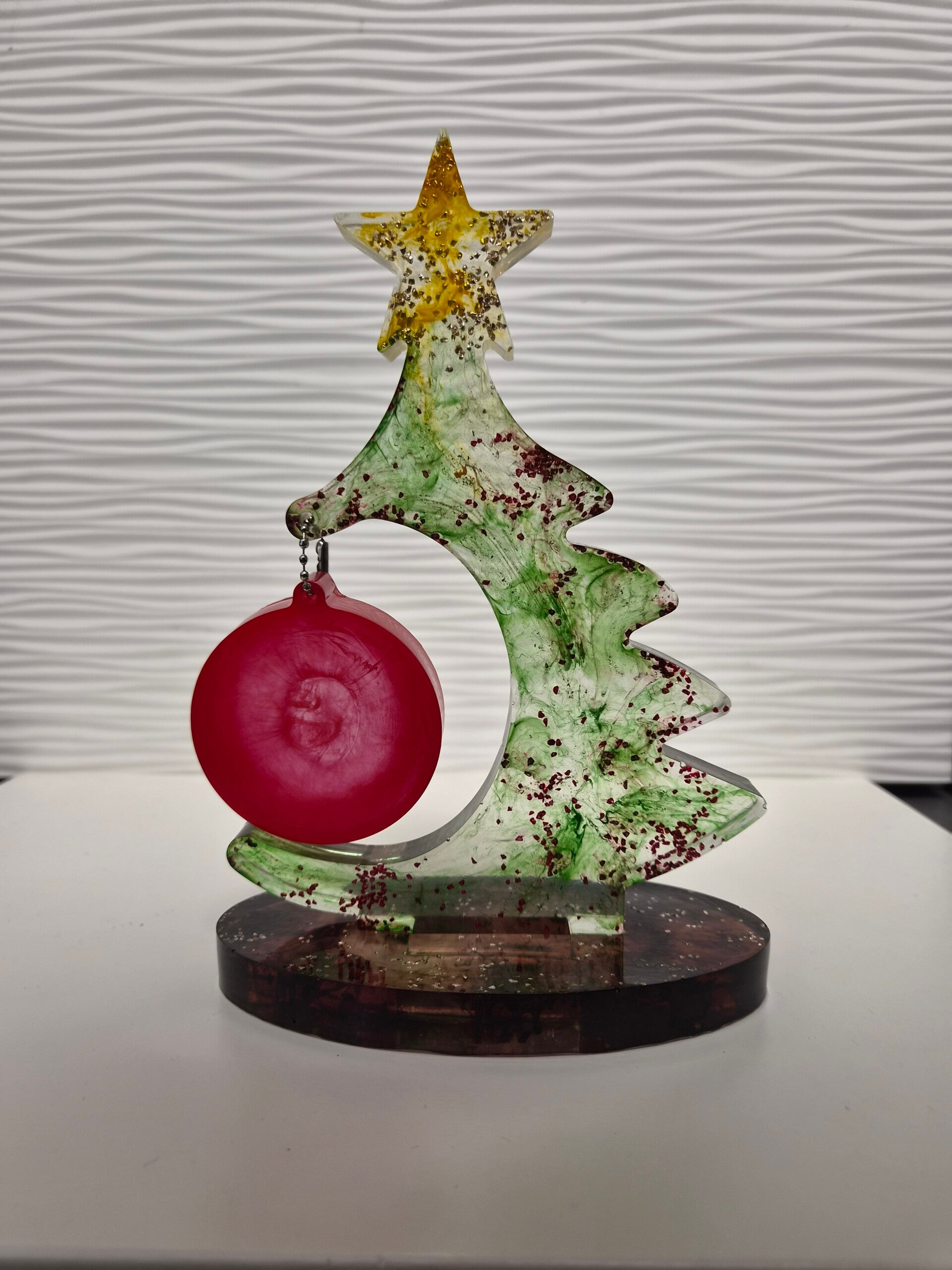 Bsp. großer Weihnachtsbaum mit Kugel