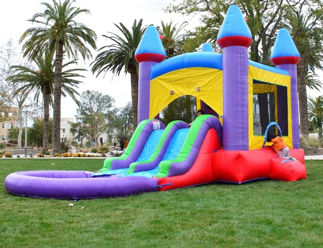 14x26x14.5 Castle Bounce House w/ Splash Pool