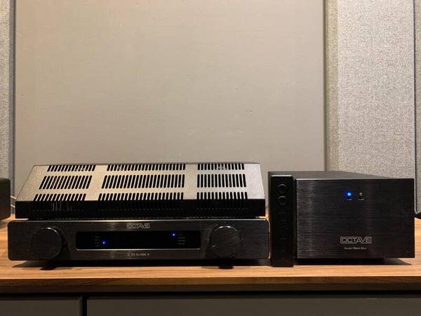 Octave V70 Class A met SuperBlackBox