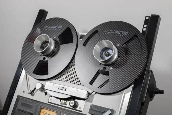 Auris Carbon Master Reel