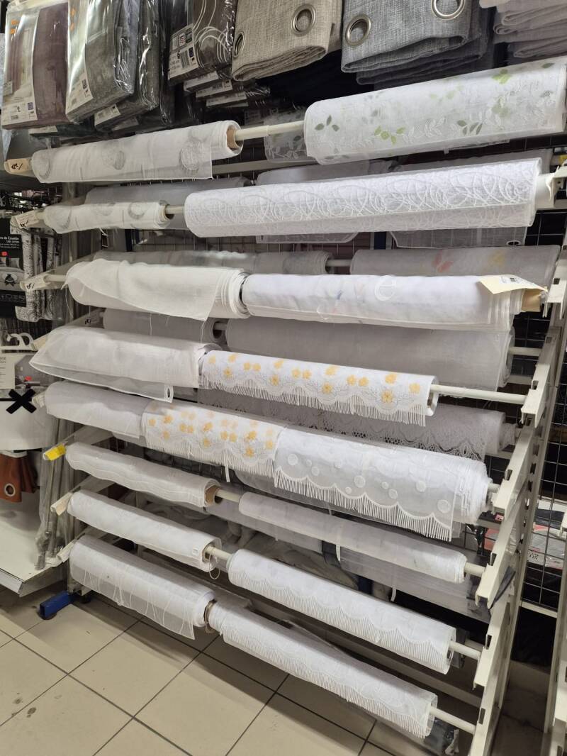 Destockage rideau à la coupe avant arrivage de la nouvelle collection.JPG