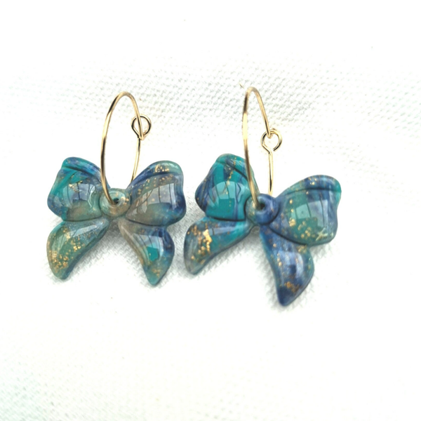 Ibiza Bows on a ring