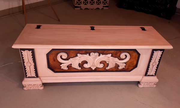 Brauttruhe Herzstück