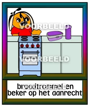 Broodtrommel en beker op het aanrecht