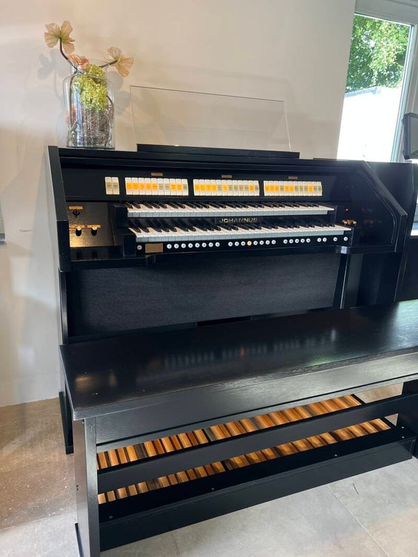 Johannus opus 10.