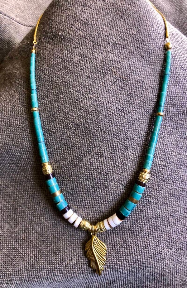 Turquoise heishi w/gold leaf