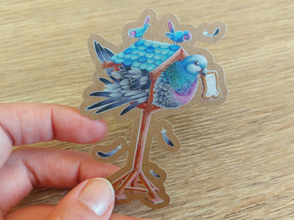 Little small for ya Duif in vogelhuisje, kraftpapier sticker, 6.4x9 cm (2.5x3.5 inch)