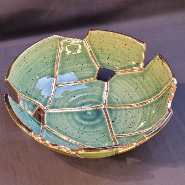 Exclusieve Schaal 'Gouden Herstel' | Handgemaakt Steengoed