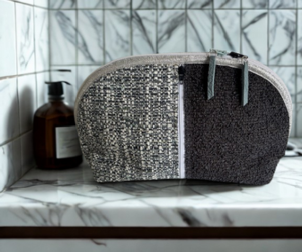 Luxe handgemaakte toilettas van meubelstof en leer- Jennyz
