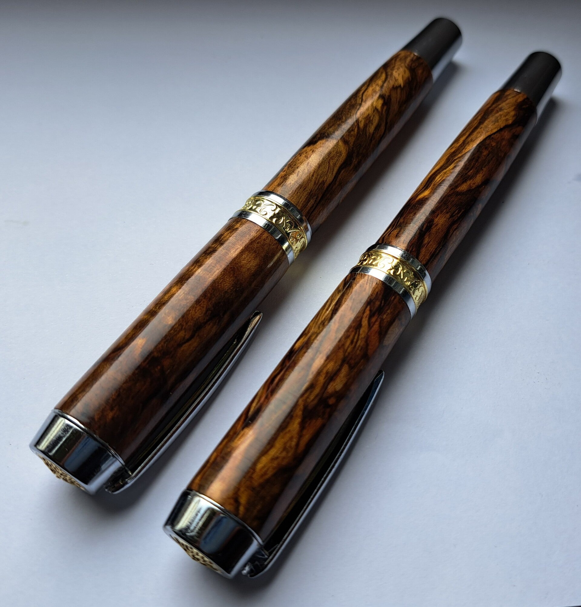 Vulpen en rollerball pen.