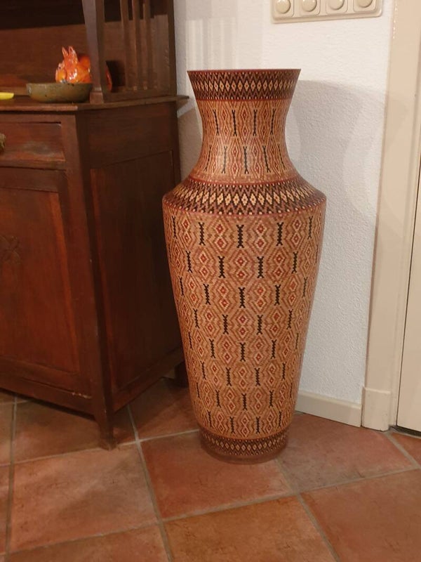 De grootste handgemaakte vaas van hout.