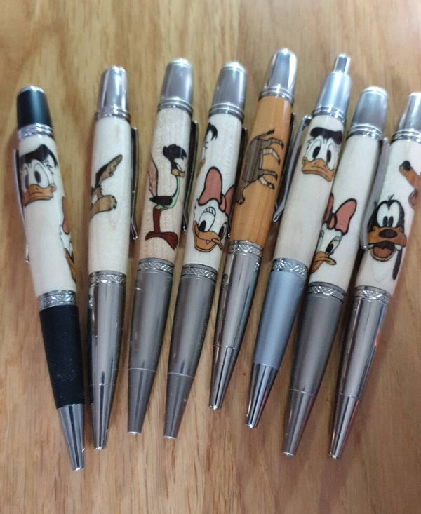 Handgemaakte pen met laserfiguren