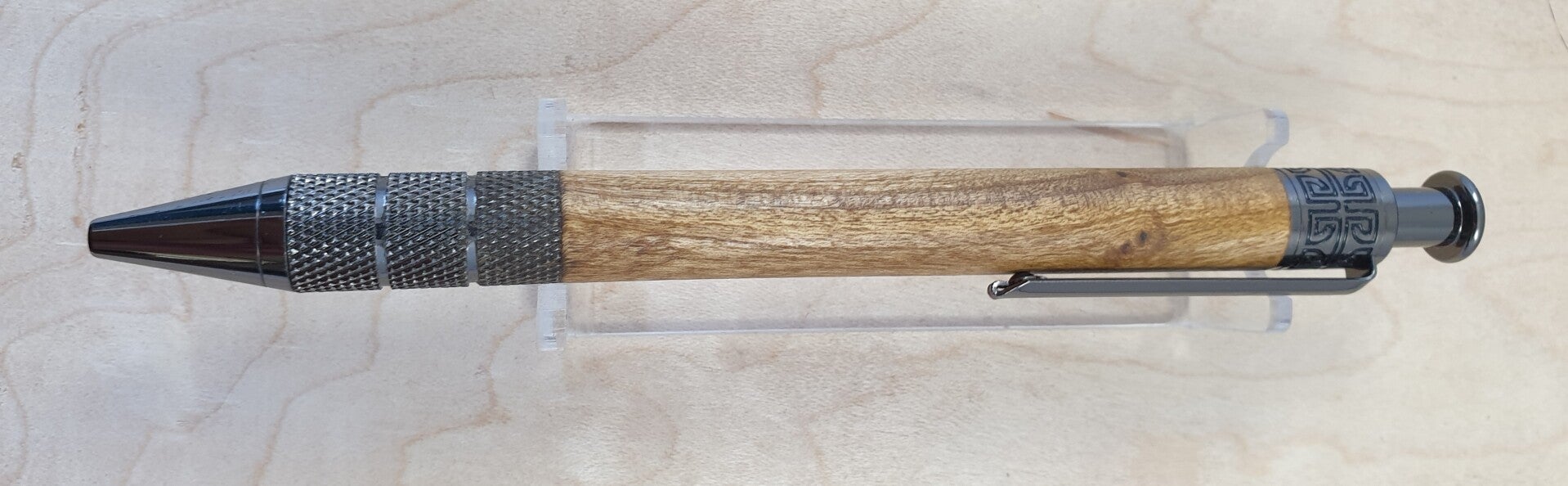 Handgemaakte balpen, gun metal en appelhout