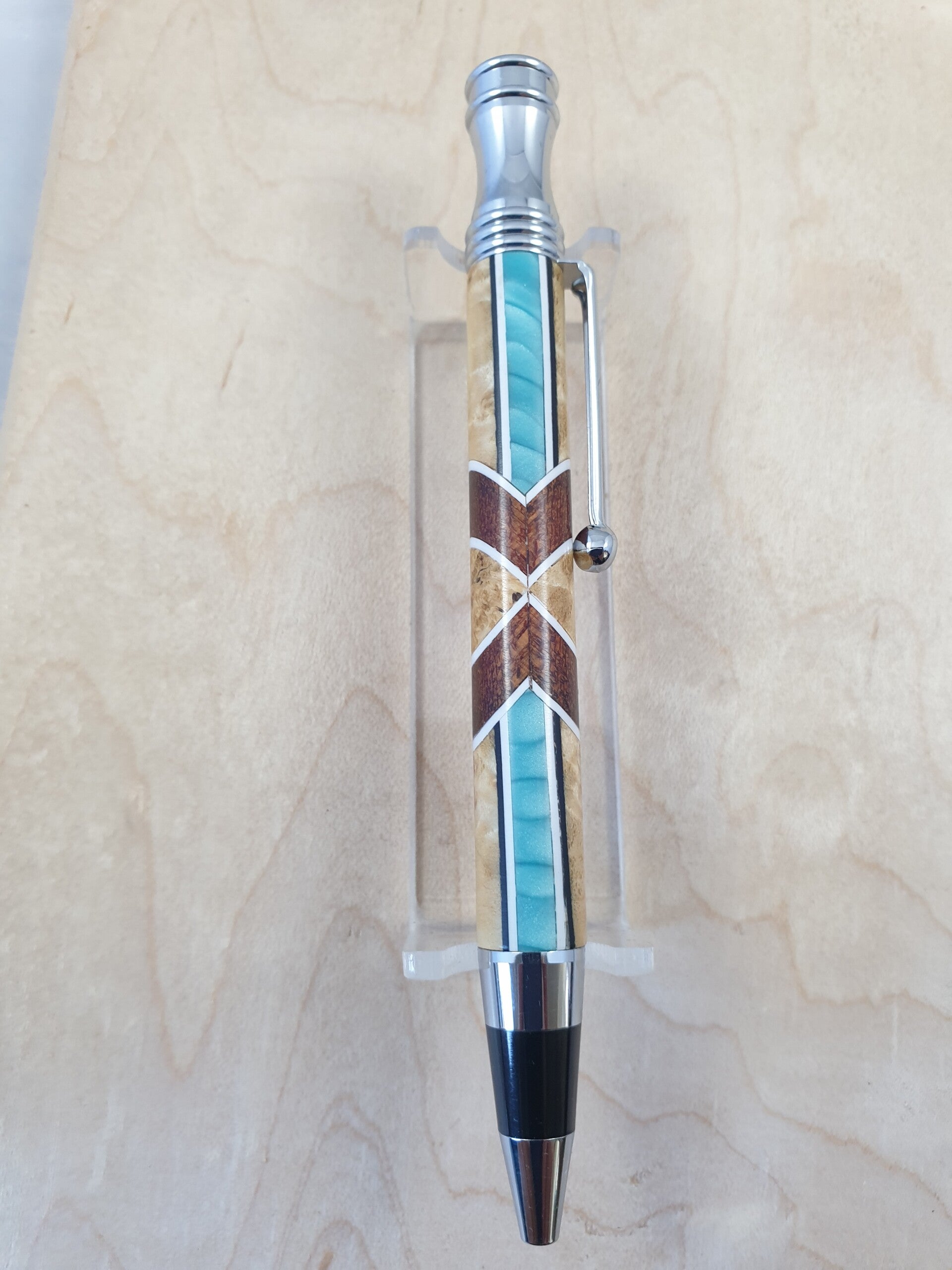 Handgemaakte pen van uiteenlopend materiaal