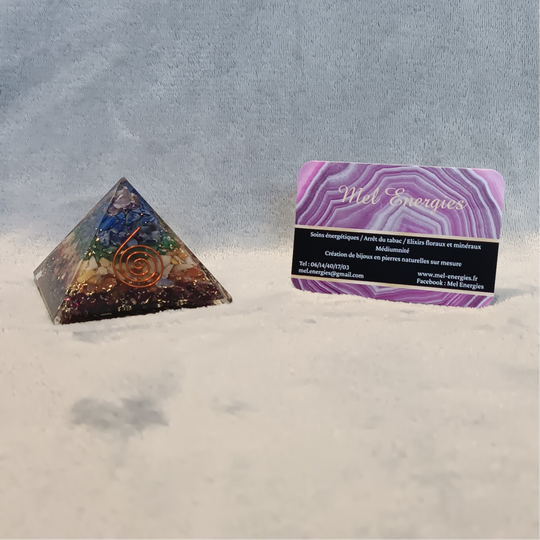 Pyramide orgonite 7 chakras