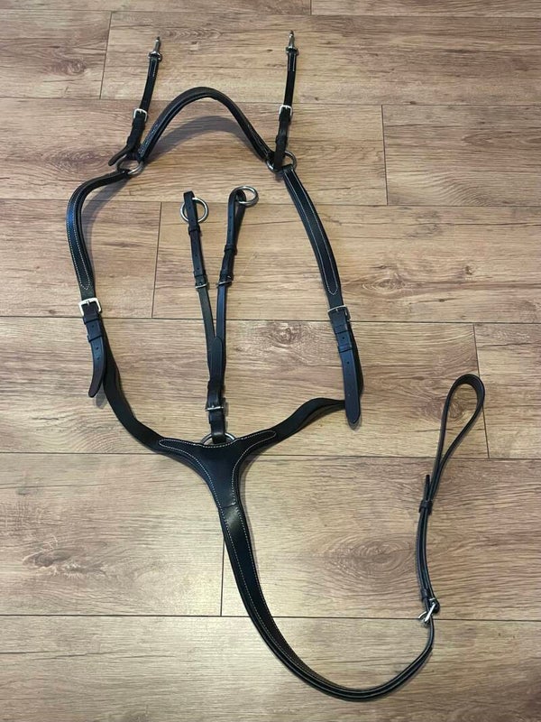 Shires Avignon Full Black Breastplate