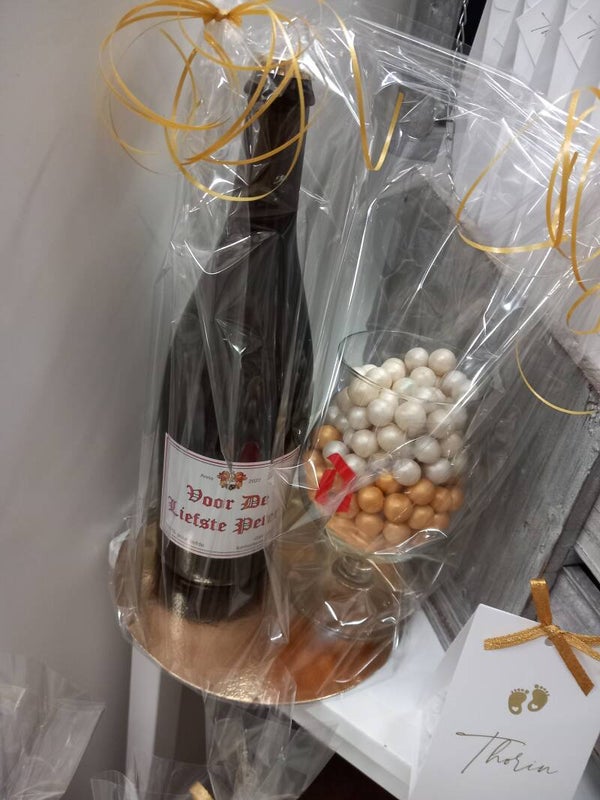 Grote Fles duvel + glas gevuld met chocochoups