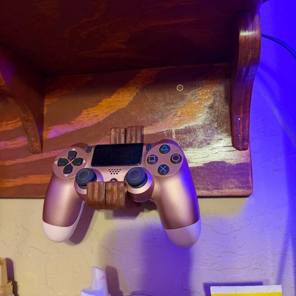 Gaming shelf