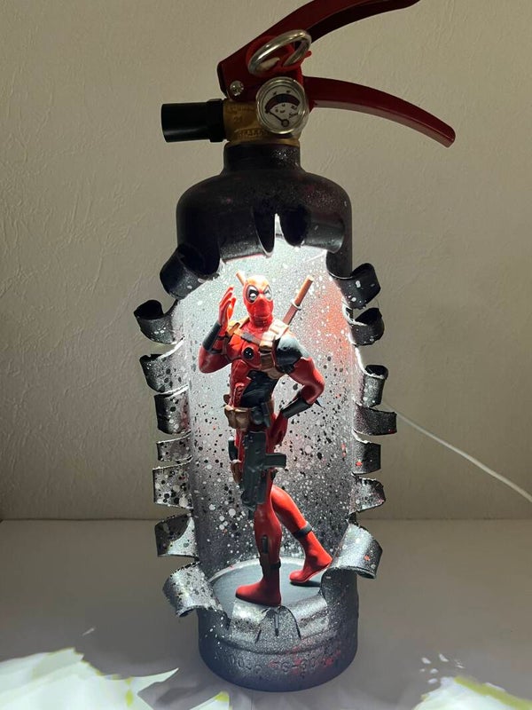 Extincteur 1kg Lampe led Deadpool