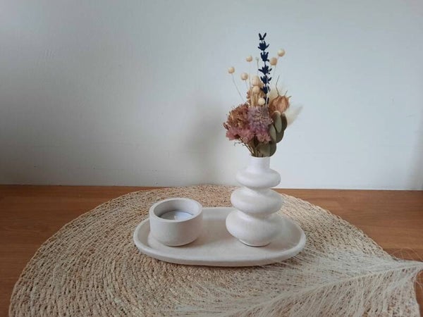 Decoratieve set van aquacast - plateau, vaasje en waxinelichthouder in beige