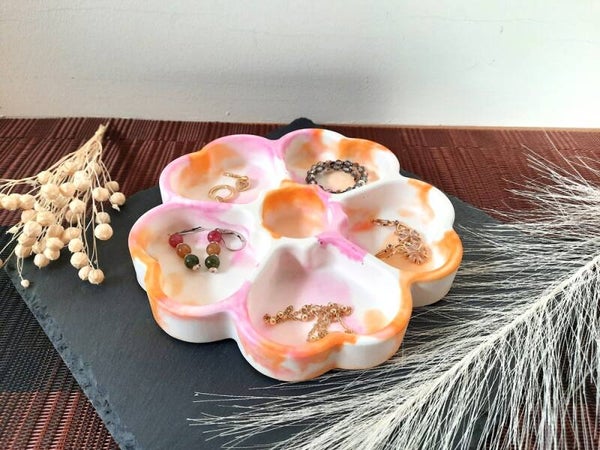 Schaaltje van Aquacast in bloemvorm -  oranje / roze uniek patroon