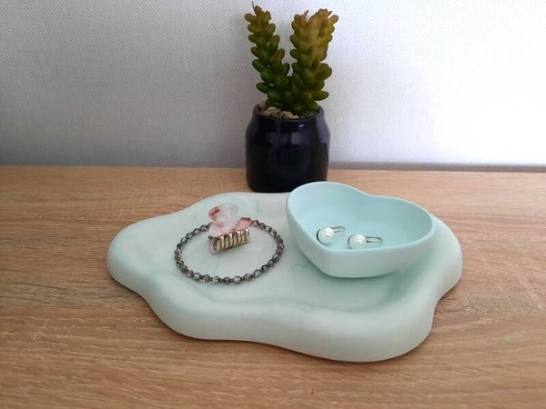 Decoratieve set: Plateau en bakje in hartvorm - turkoois-blauw met marmereffect