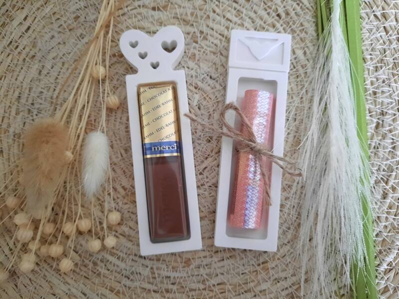 Cadeaulabels van aquacast; hierin past eeen merci chocolaatje of je kunt geld oprollen en vasbinden met een strikje