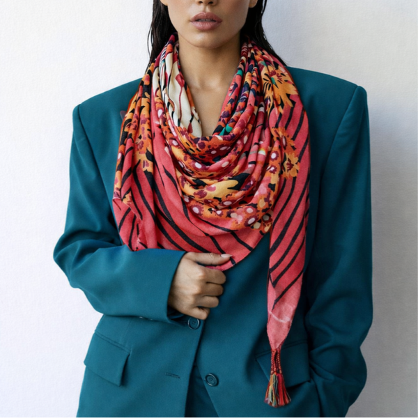 Foulard grand carré à pompon - Fuchsia