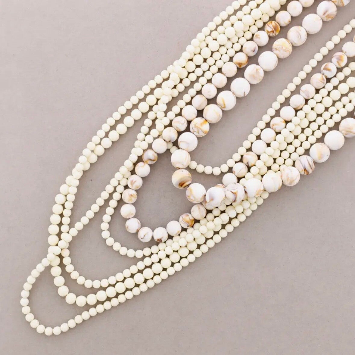 Collier multirang perles résine - Beige