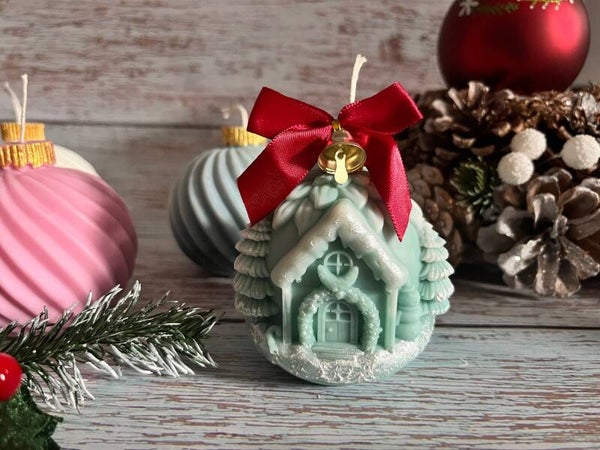 Bauble with house motif