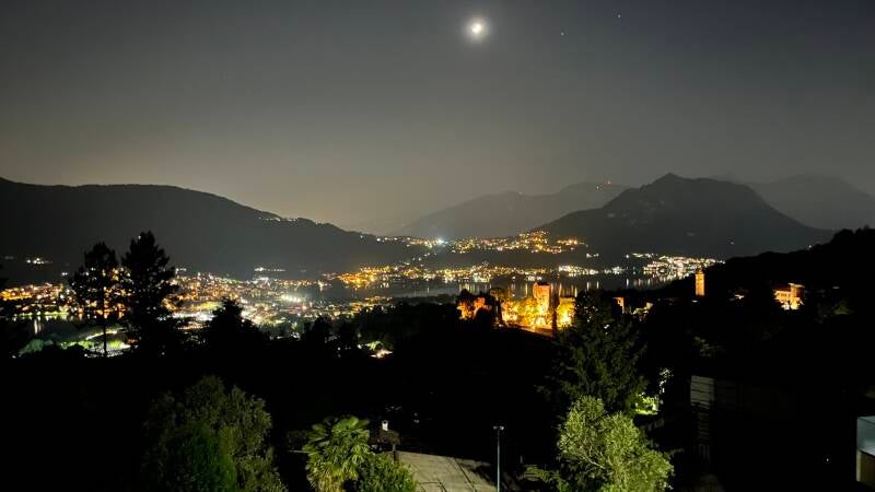 panorama notturno da La Dimora dei Due Laghi - Lago di Como