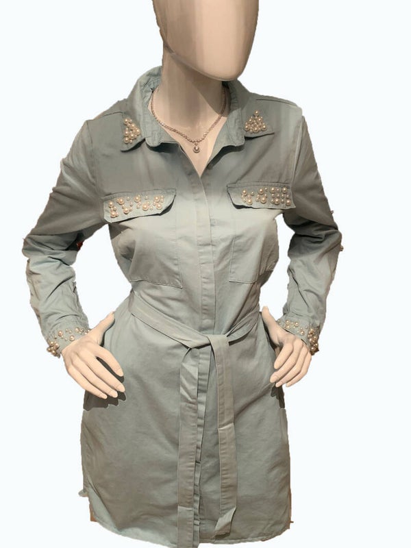 Mooie dames blousejurk met parels, Beautiful ladies blous dress with pearls