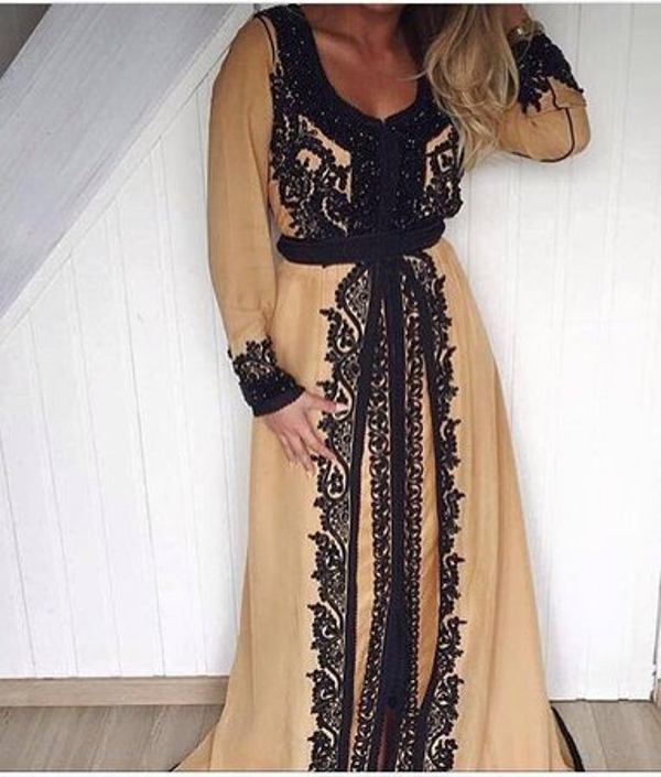 Model nummer 29 Takchita jurk