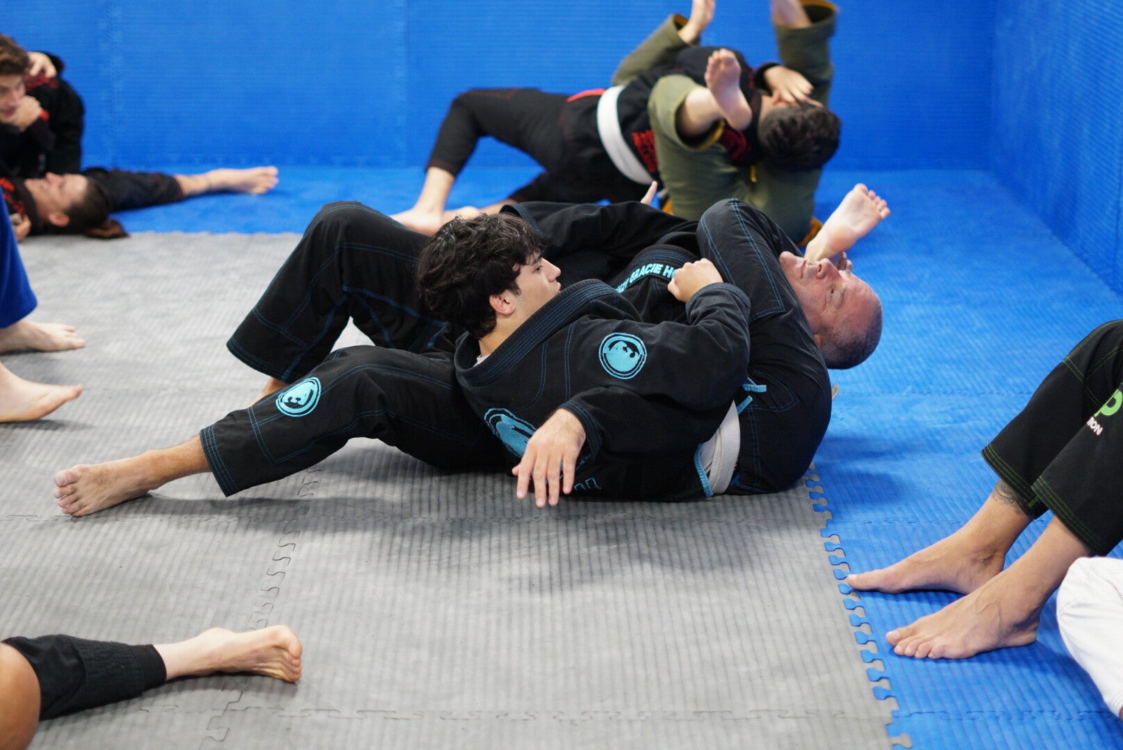 Training partners practising BJJ Gi together at Renzo Gracie Amersfoort