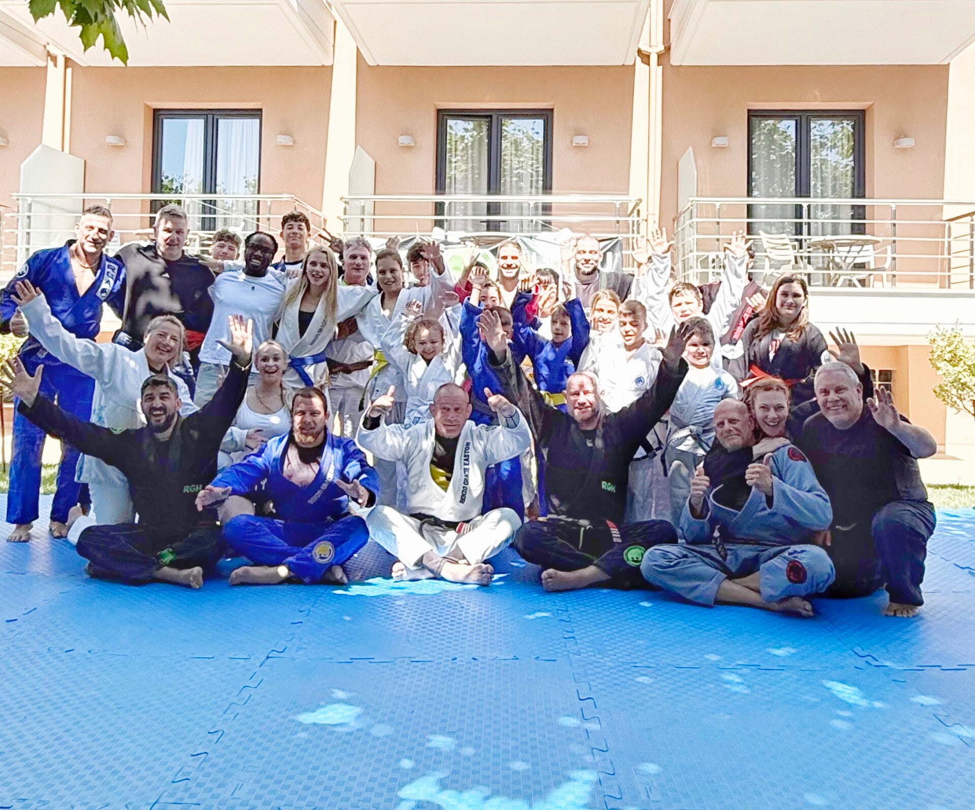 Marcin Kasprzyk, hoofdcoach en BJJ black belt van Renzo Gracie Amersfoort