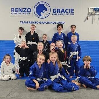 Groepsfoto van Kids BJJ bij Renzo Gracie Amersfoort