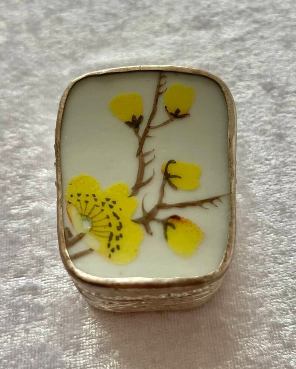 Porseleinen sieradendoos