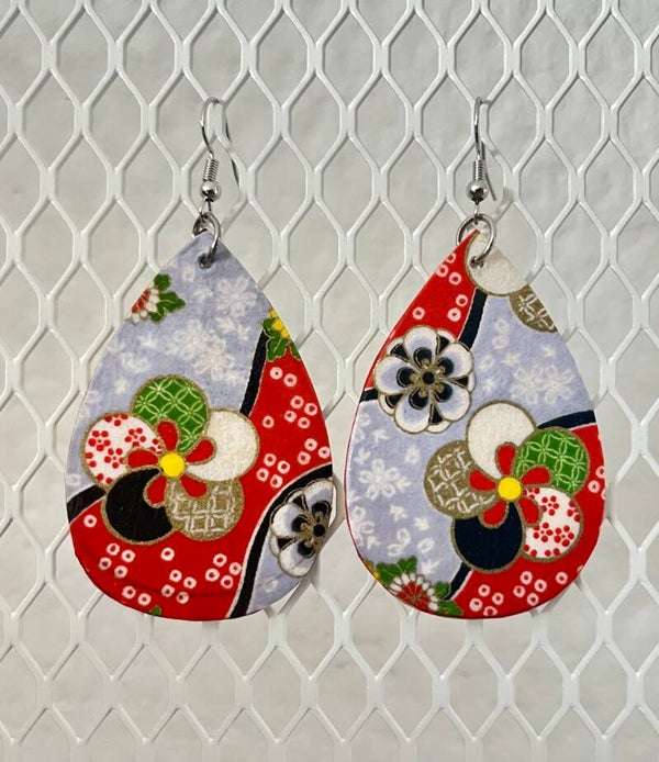 Oorbellen Japans Opnieuw doen, zit een streepje op de linkeroorbel