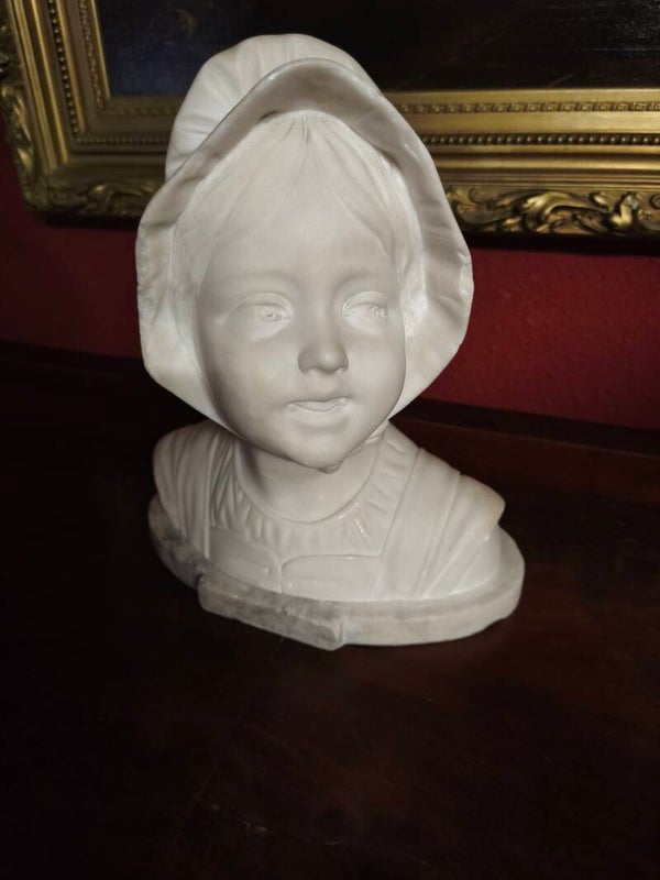 Escultura de mármol