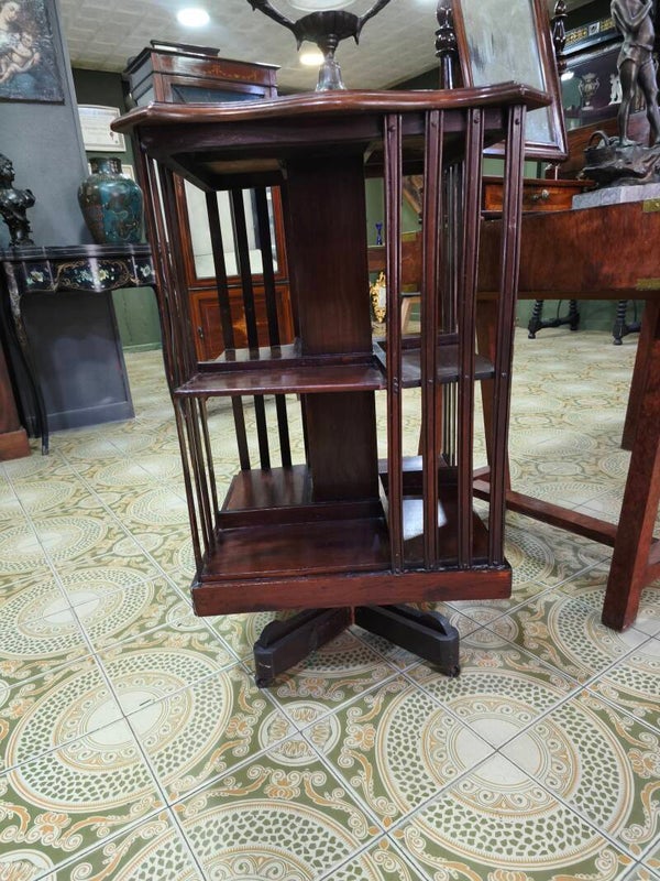 Librería revolving