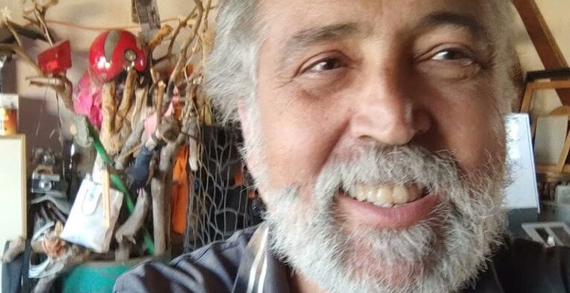 foto de Rob Garcia Lopez, escultor en su estudio
