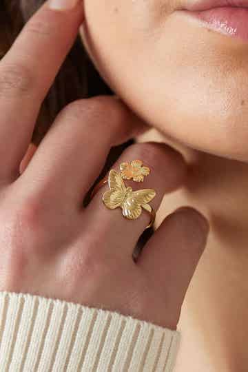 Ring butterfly bloom