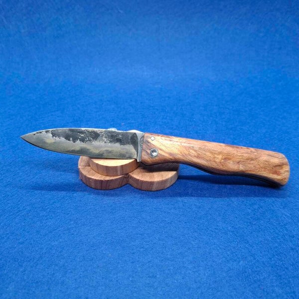 N° P211 – Couteau pliant dit à friction – Bois de pommier