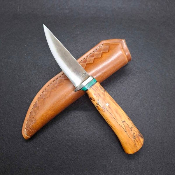 N° 495 – Couteau Utilitaire – Bois de hêtre échauffé